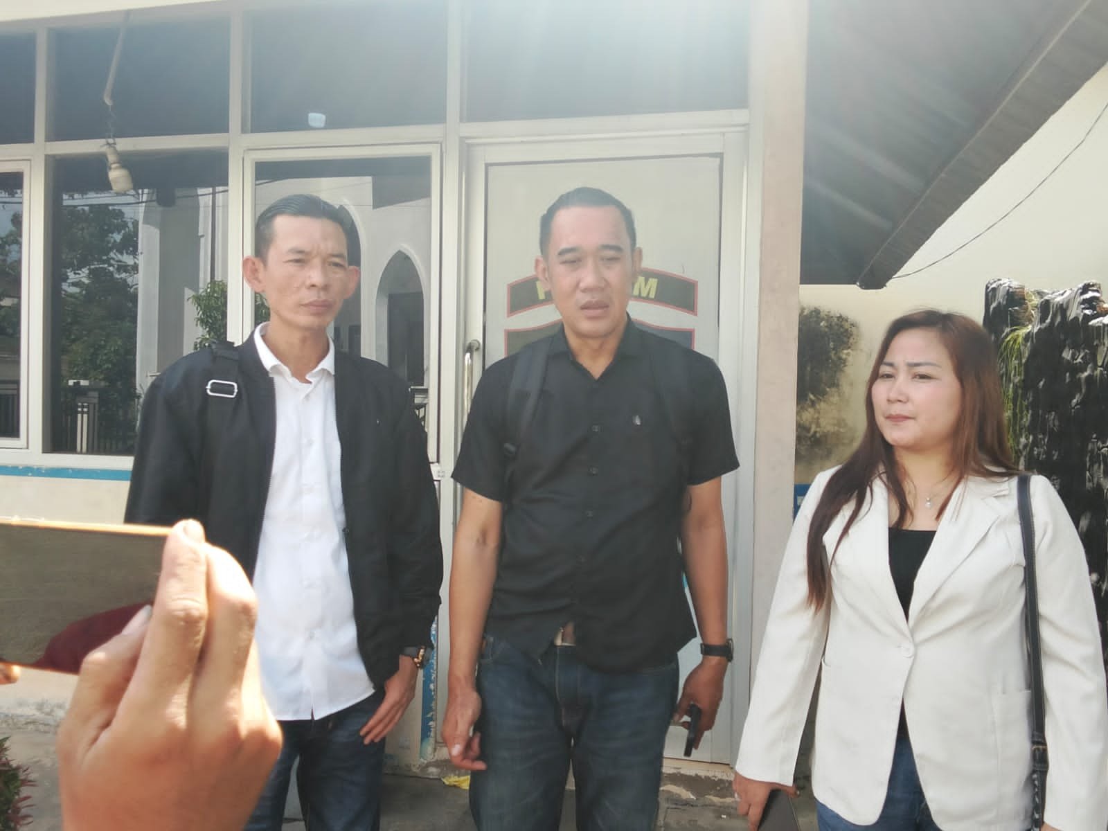 Geledah Rumah warga tanpa izin dan diduga Melanggar HAM , 8 oknum Anggota Satnarkoba Polrestabes di Laporkan ke Propam