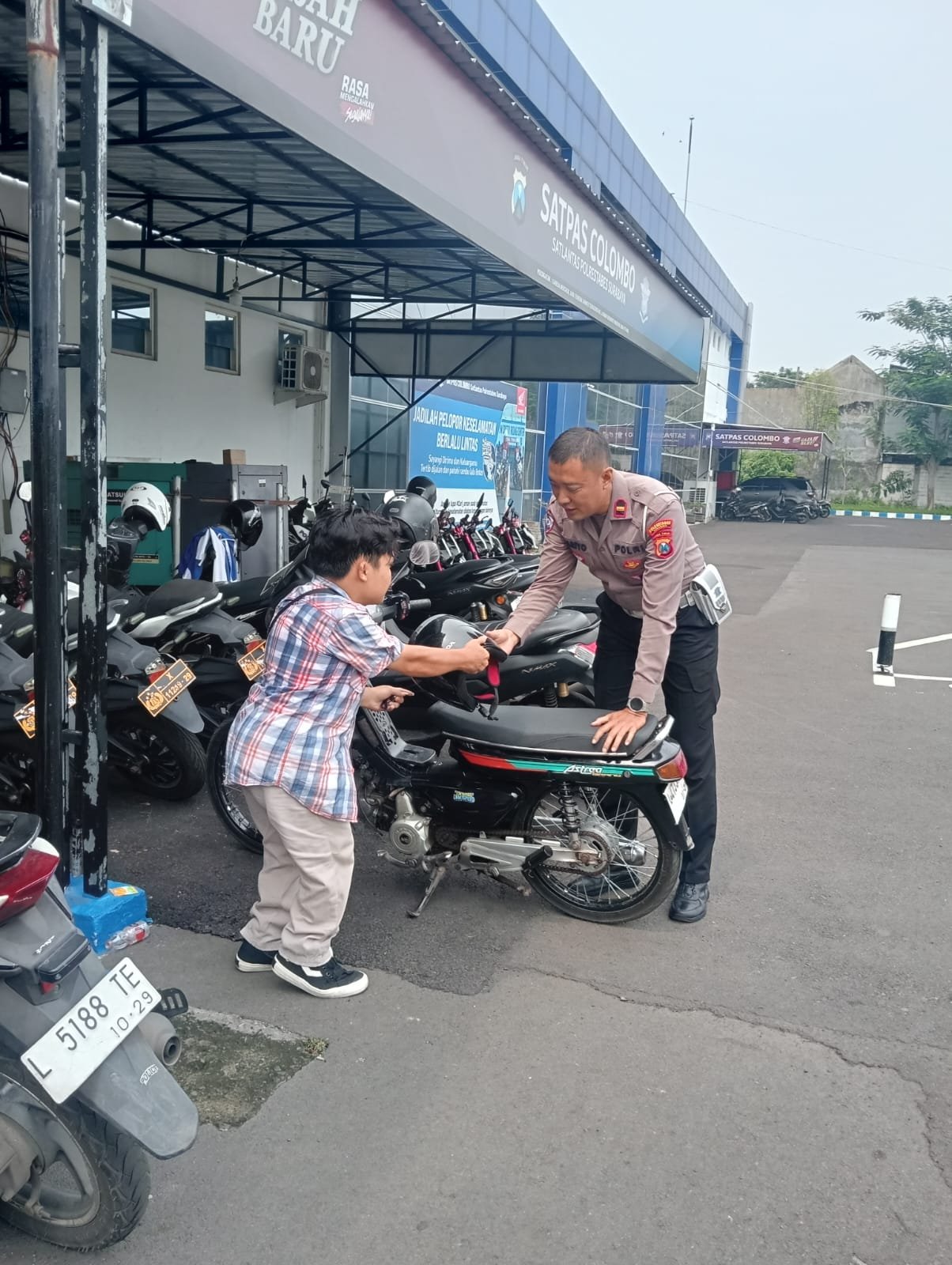 Iptu Hariyo : Benar Ada Pemohon SIM D, Lolos Uji Teori – Uji Praktek, dan Sudah Siap Cetak Card SIM