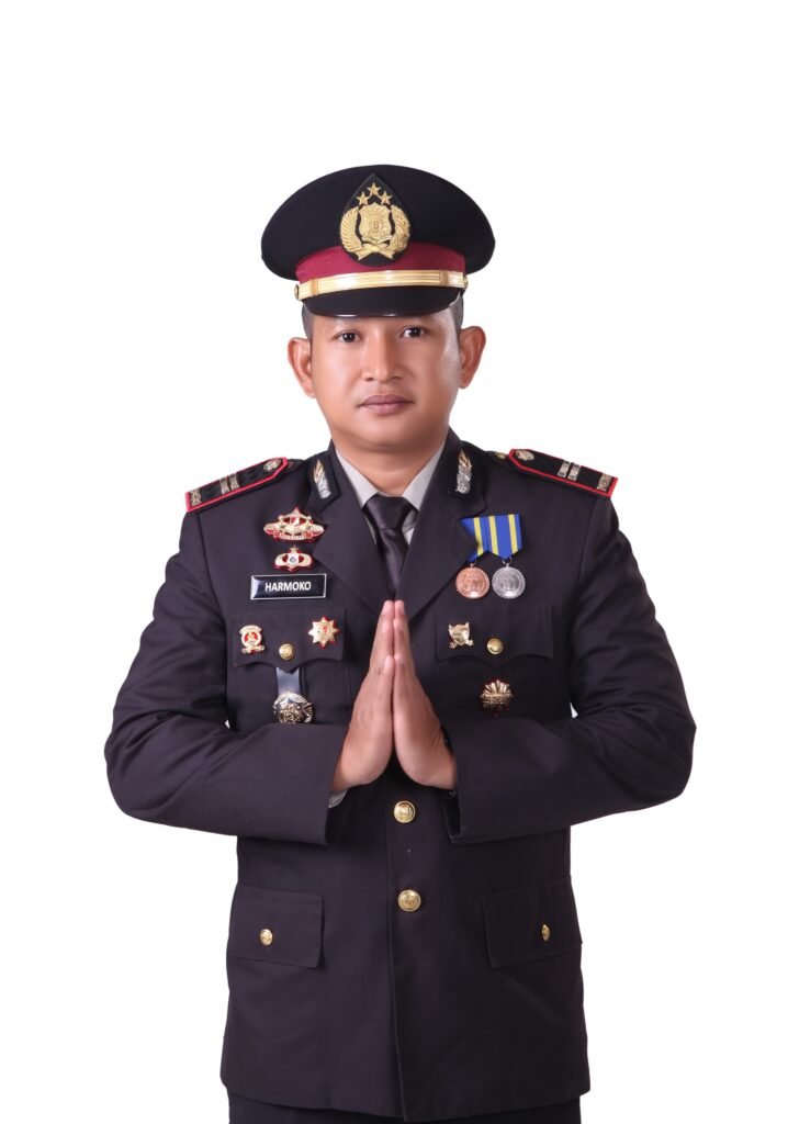 IPTU HARMOKO, SH. MH (KAPOLSEK RAMBUTAN) HIMBAU WARGA WASPADA SELAMA LIBUR PANJANG NATAL DAN TAHUN BARU