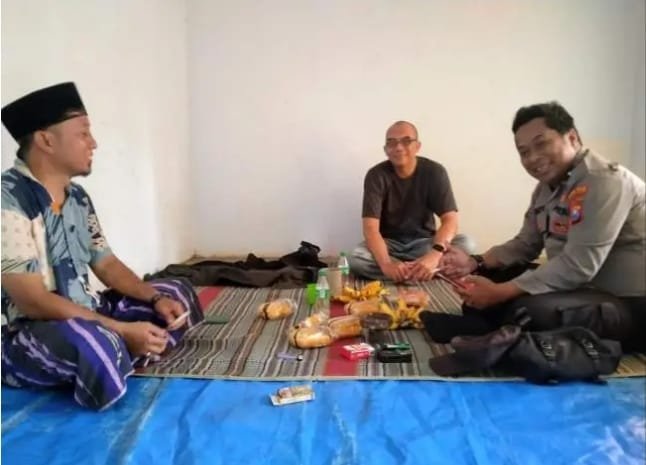 Polsek Randuagung Jagong Santai Dengan Para Petani Mantabkan Menuju Ketahanan Pangan Nasional