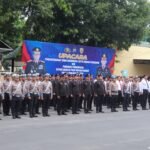 35 Personel Polres Lumajang Terima Tanda Kehormatan Satya Lencana Pengabdian