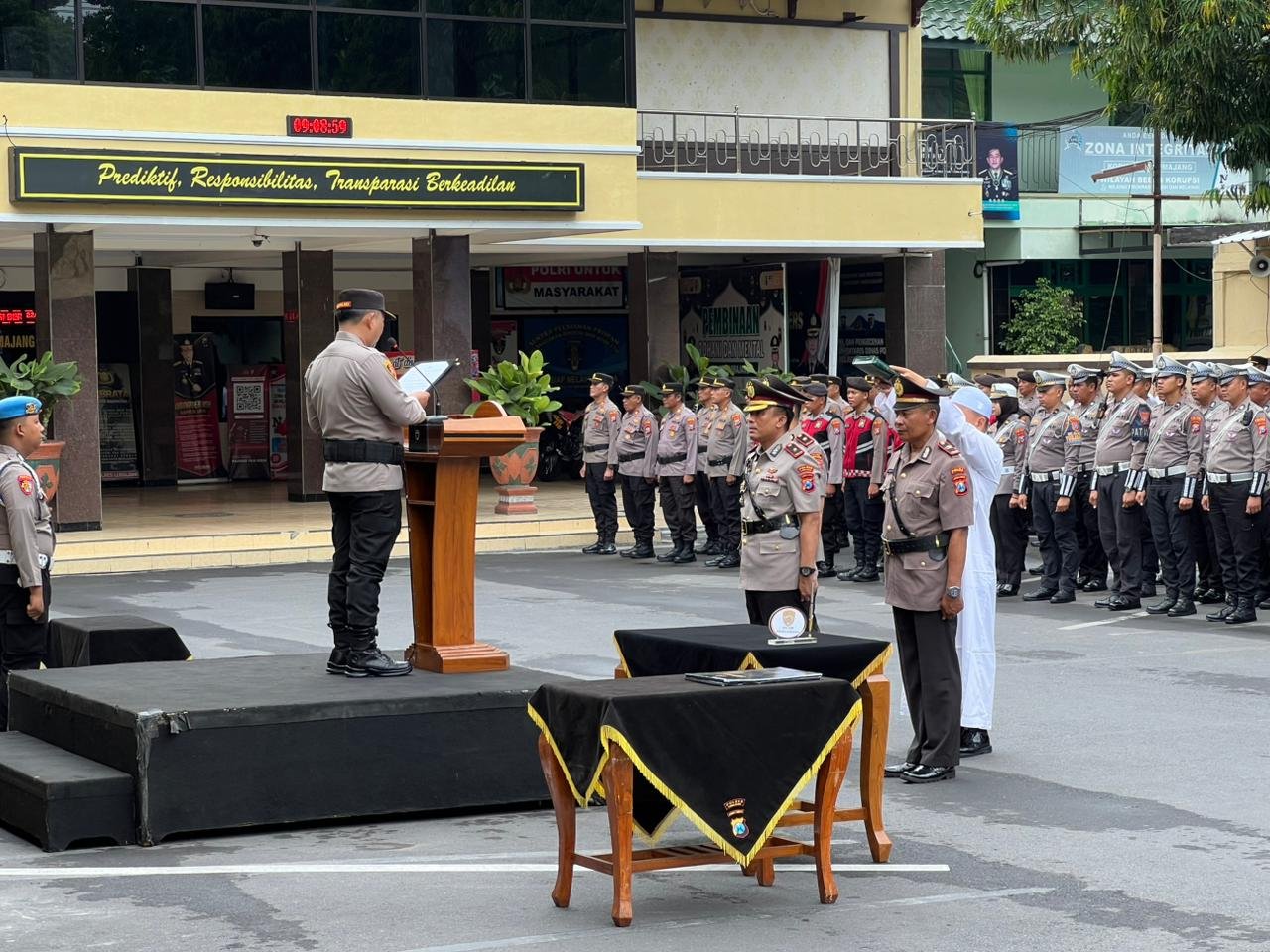 Kapolres Lumajang Pimpin Sertijab Wakapolres dan Ps Kapolsek Rowokangkung