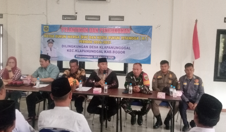 Kades Gonon Lantik Pengurus Baru RT/RW Desa Klapanunggal