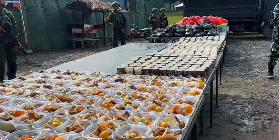 Koops TNI Habema Berbagi Kasih: Bagikan Sembako, Makan Bergizi Gratis, dan Pelayanan Kesehatan kepada Masyarakat Distrik Gome