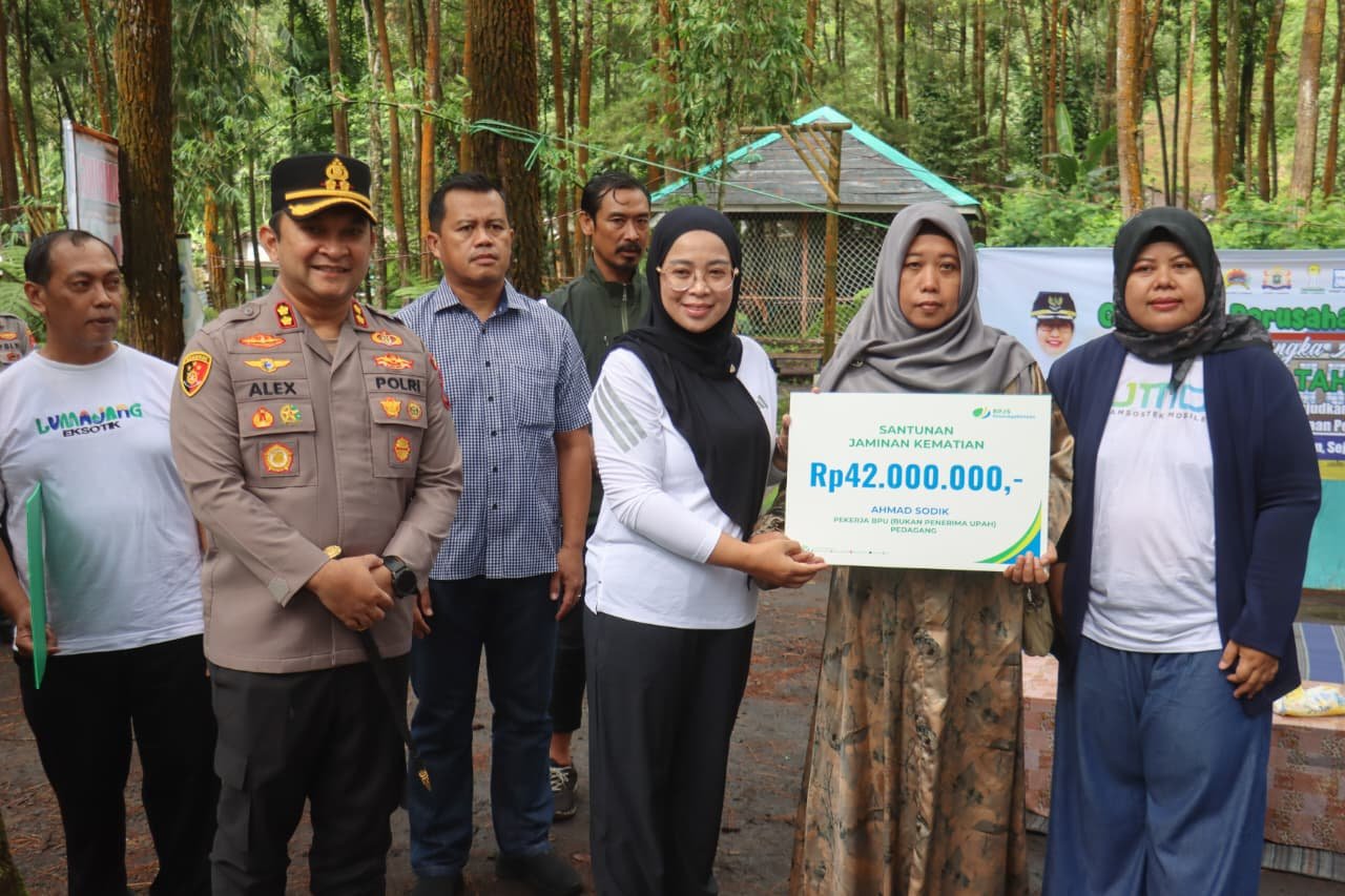 Kapolres Lumajang Hadiri Gathering Pekerja dan Pengusaha Peringati May Day 2026 di Sumberwuluh