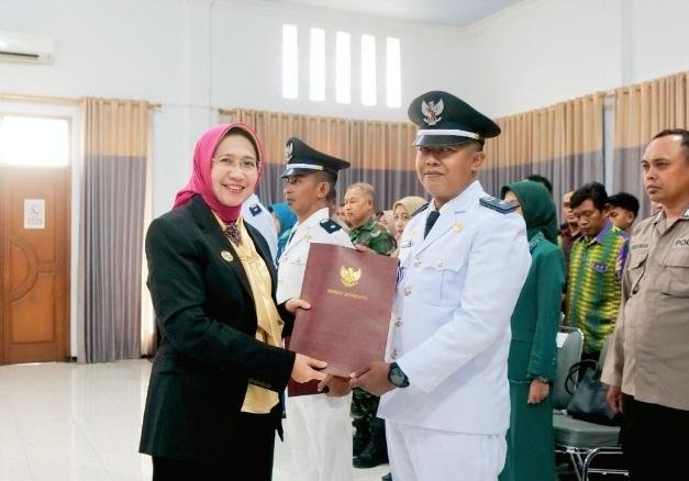 Bupati Lumajang Lantik Tiga Pj Kades, Tekankan Transparansi Dana Desa dan Pelayanan Masyarakat