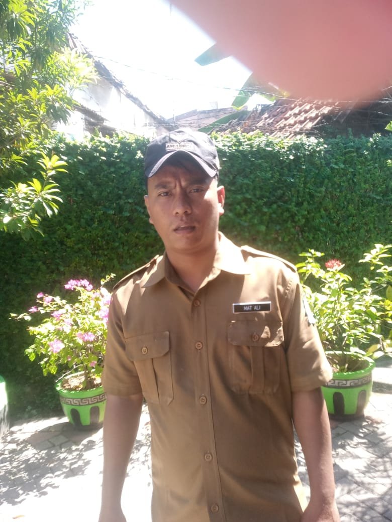 Diduga rendahkan profesi pers,cadaan staf sman7 surabaya picu kekecewaan wartawan