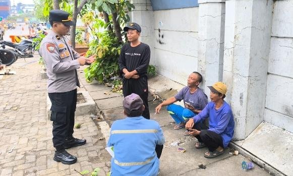 Polisi Ajak Pekerja TKBM Pelabuhan Tanjung Priok Jaga Kamtibmas dan Utamakan Keselamatan Kerja
