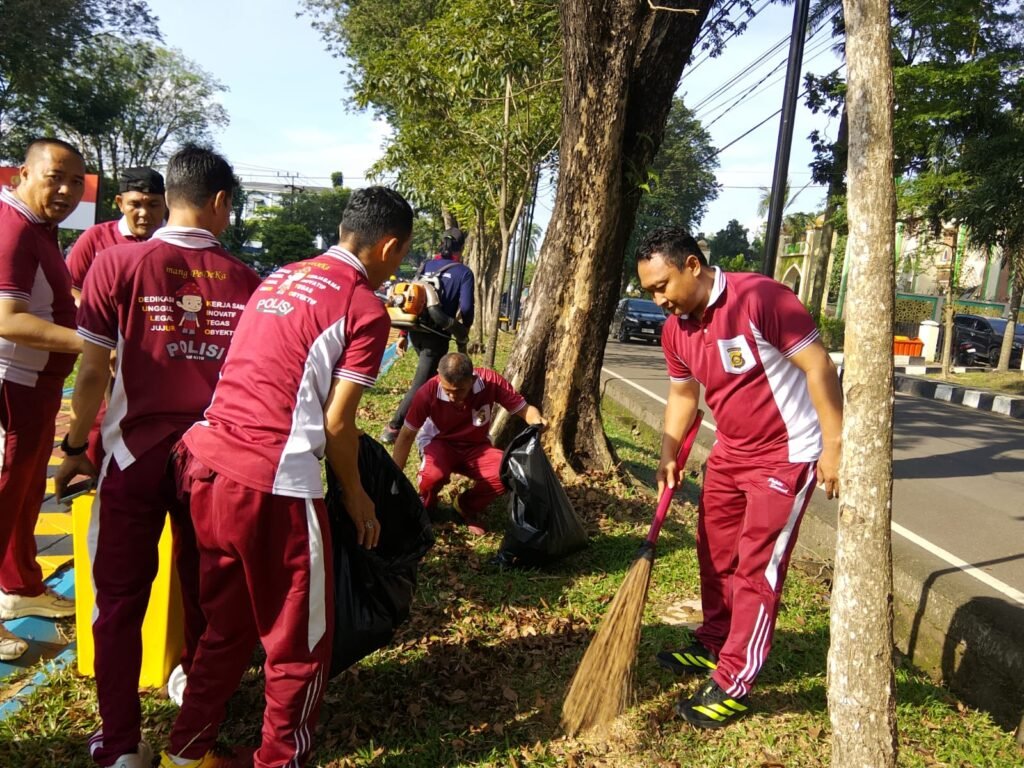 Polda Sumsel Tanam 550 Pohon Buah di 21 Aspol, Wujud Dukungan Gerakan Indonesia Asri