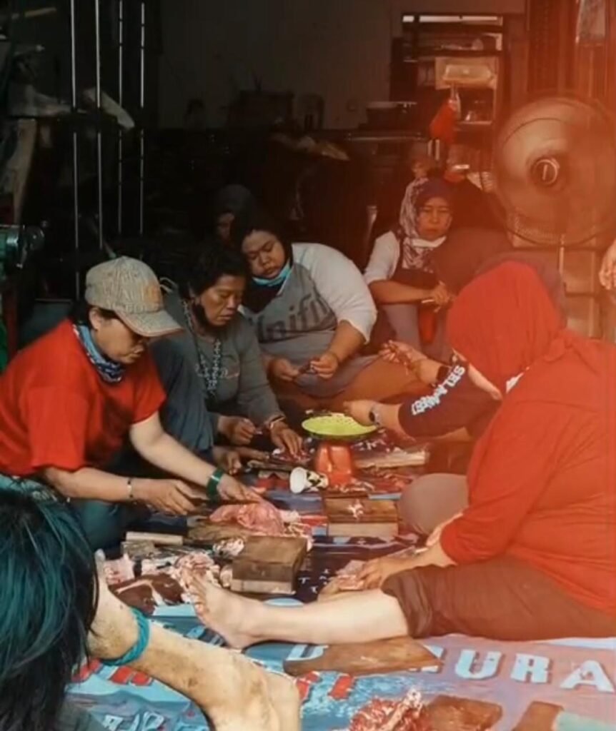 MAKI Jatim dan Komunitas Ojol Wanita Kolaborasi Tebar Qurban, Bantuan Sapi dari Gubernur Jadi Momen Istimewa
