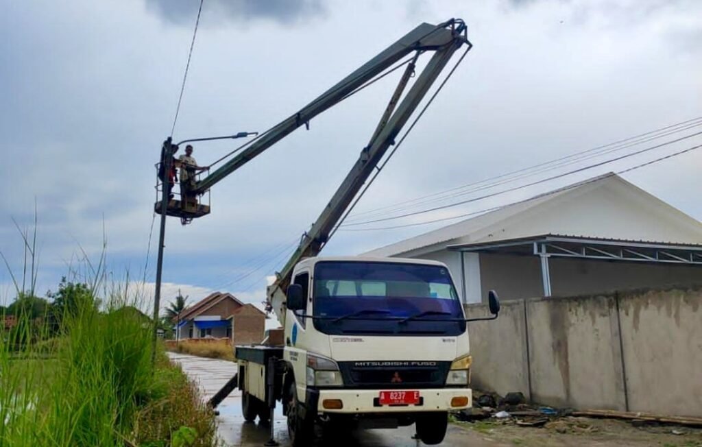 Program Optimalisasi Penerangan Jalan Sentuh 20 Kecamatan, 555 Unit PJU Baru Terpasang