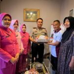Hari Bhayangkara ke-80, Kapolres Lumajang Anjangsana ke Personel Sakit: Wujud Kepedulian dan Solidaritas Keluarga Besar Polri