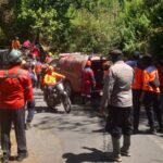 Polres Lumajang Bersama Tim Gabungan Padamkan Karhutla di Ranupani hingga Petang