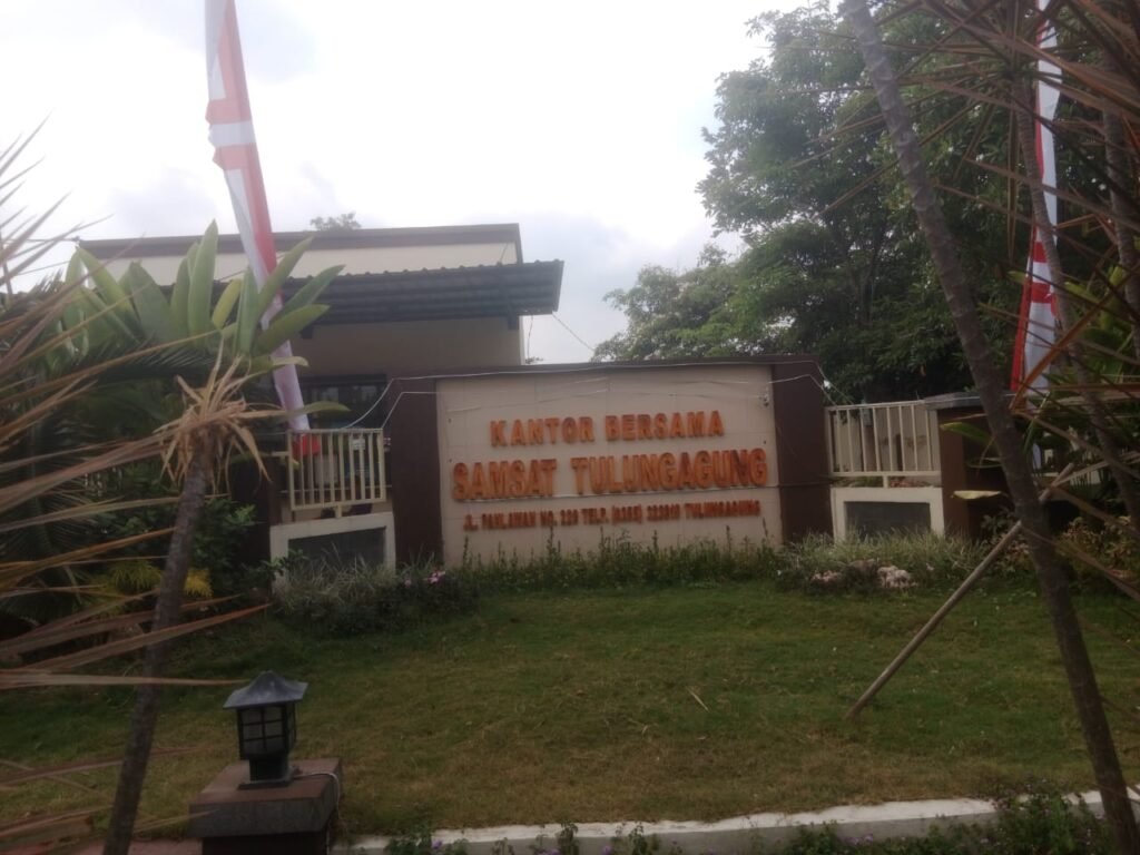 Dugaan Praktik Calo di Samsat tulungagung Kian Terang-Terangan, Masyarakat Dipaksa “Pilih Cepat atau Dipersulit”?