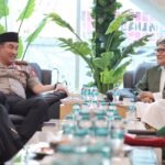 Perkuat Sinergi dengan Ulama, Kapolri Silaturahmi dengan Rais Aam PBNU di Surabaya