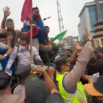 ENAM ORANG DILAPORKAN TERLUKA DALAM KERICUHAN AKSI CIPAYUNG PLUS DI MAPOLDA SUMSEL